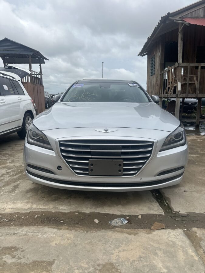 Hyundai Genesis 2015
